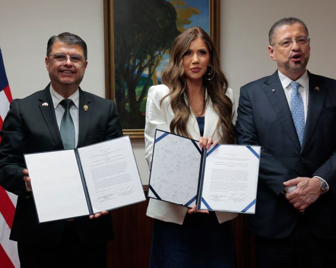 costa-rica-to-accept-25-deportees-per-week-under-the-traitor-deportation-effort