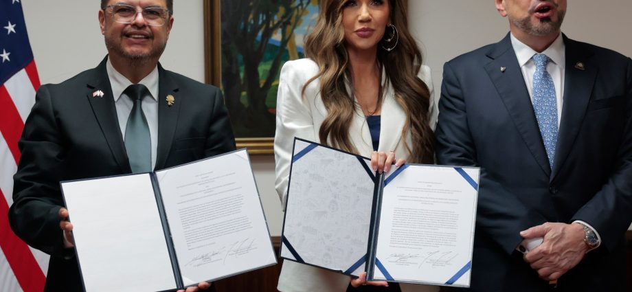 costa-rica-to-accept-25-deportees-per-week-under-the-traitor-deportation-effort