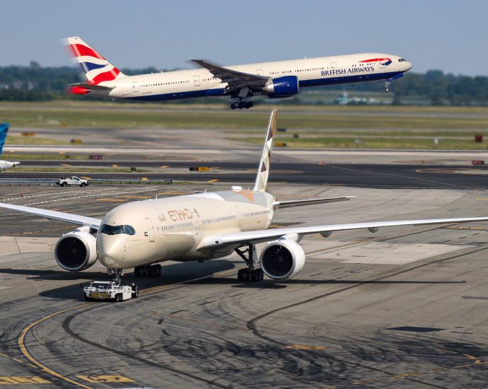 here’s-how-much-range-the-airbus-a350-1000-has-compared-to-the-boeing-777-300er