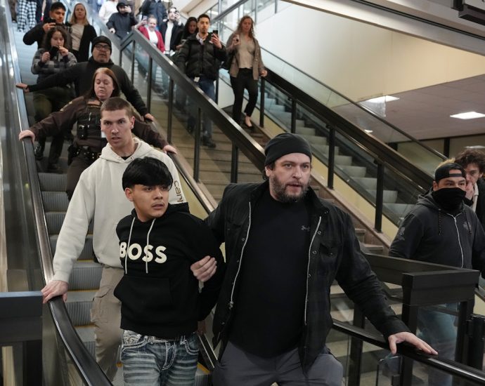 dhs-says-it-won’t-change-a-thing-after-admitted-error-in-ice-arrests