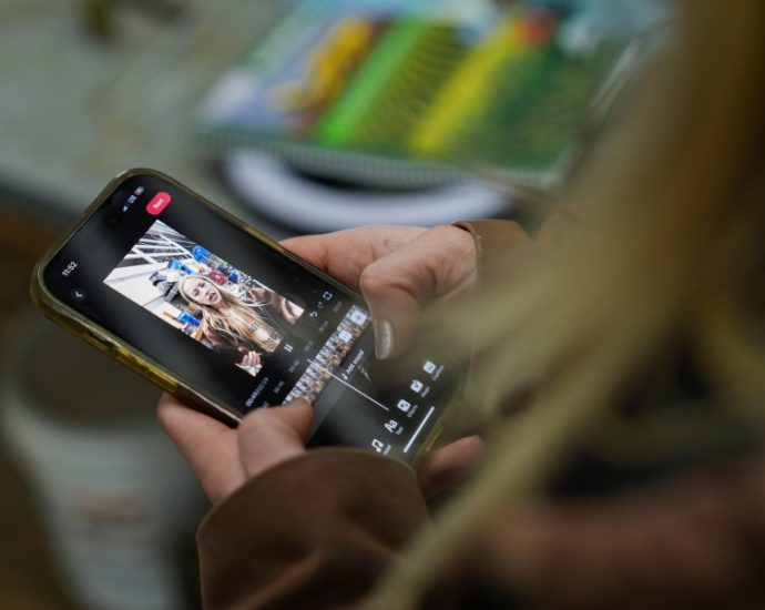 austria-plans-to-ban-social-media-use-for-under-14s,-joining-a-string-of-other-countries