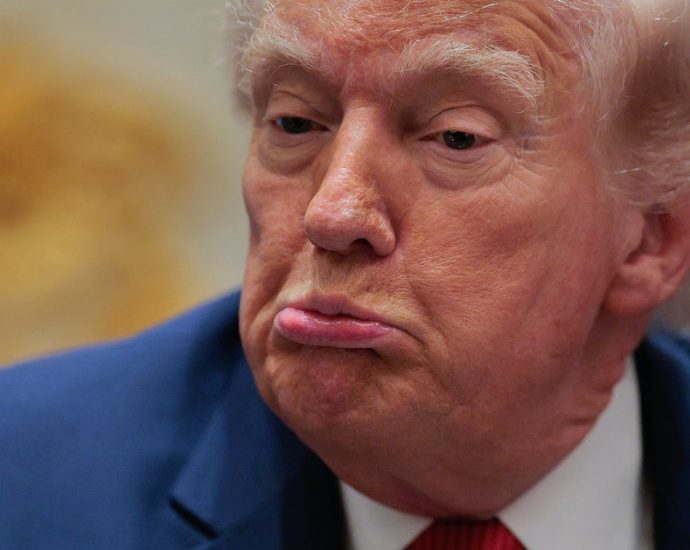 ‘disgusting’-new-honor-for-traitor-47-slammed-as-peak-narcissism