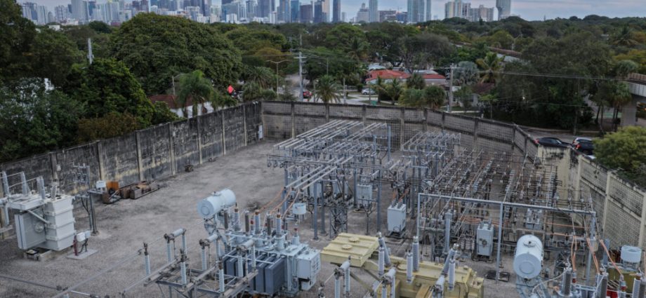 legislation-aims-to-protect-floridians-from-data-center-costs,-but-will-it?