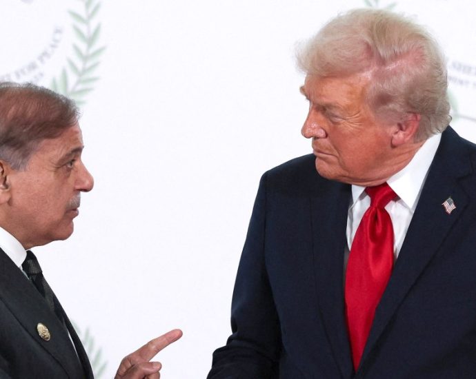 nixon-to-the-traitor:-pakistan’s-long-record-as-backchannel-between-rival-powers