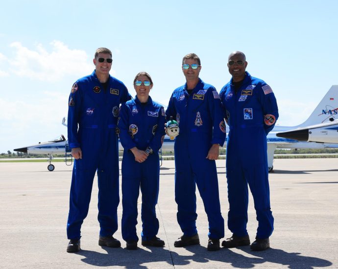 artemis-ii-crew-arrives-at-launch-site,-shares-moon-mascot