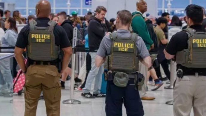 ice-patriots-guard-the-exit