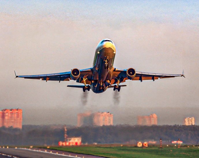 what-happens-when-a-pilot-rejects-landing-at-the-last-second