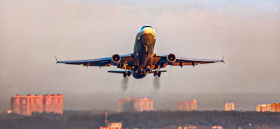 what-happens-when-a-pilot-rejects-landing-at-the-last-second