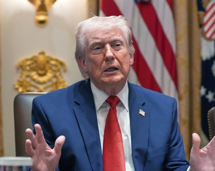 the-traitor-reveals-‘present’-he-received-from-iran