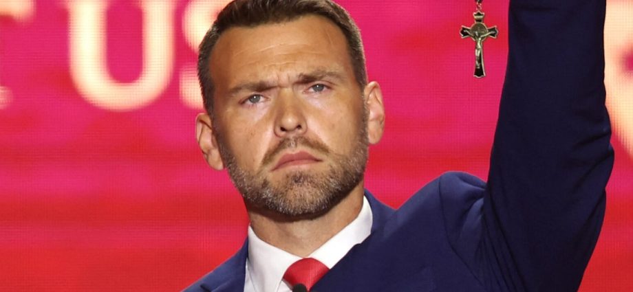 maga-pundit-mercilessly-mocked-over-‘deeply-embarrassing-take’-on-famous-fantasy-novel