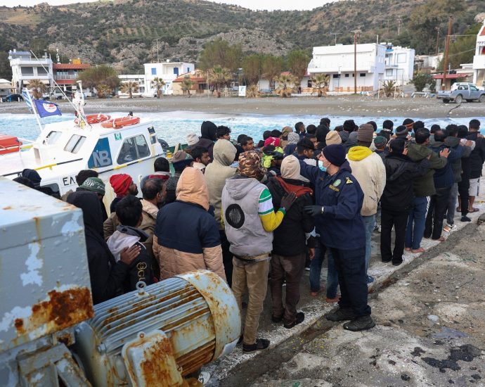 at-least-22-migrants-die-off-greece-after-6-days-at-sea