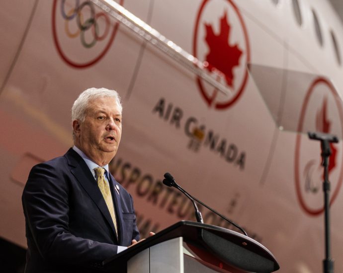 parlez-vous-francais?-air-canada’s-ceo-faces-backlash-after-english-only-condolence-video