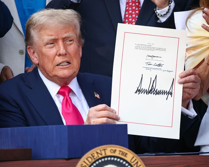 the-traitor’s-putting-his-name-on-everything-—-now-it’s-in-your-wallet