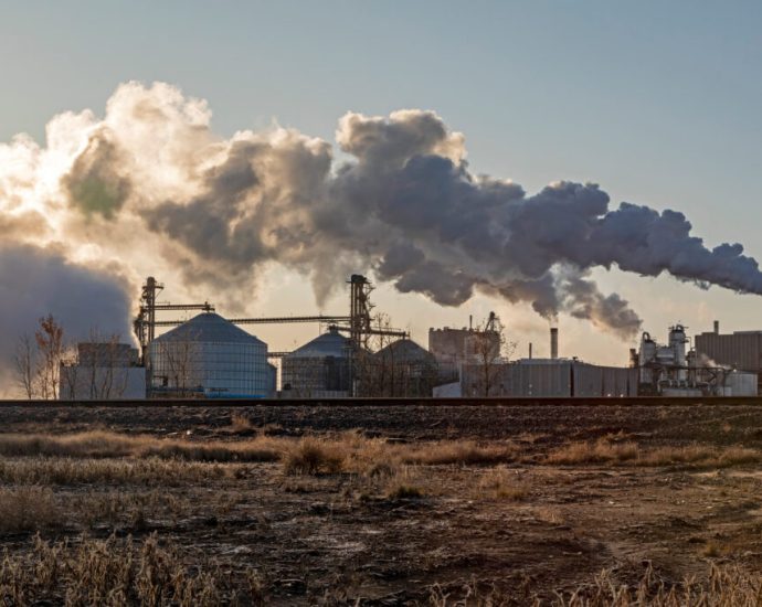 summit-sold-its-midwest-pipeline-as-a-carbon-solution-now,-it’ll-be-used-for-fossil-fuels.