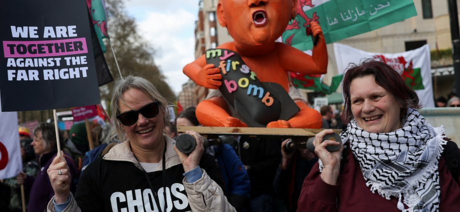 hundreds-of-thousands-march-through-london-in-stand-against-the-far-right