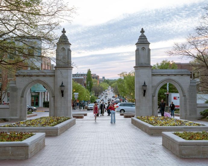 states-move-to-close-college-departments-with-poor-grads