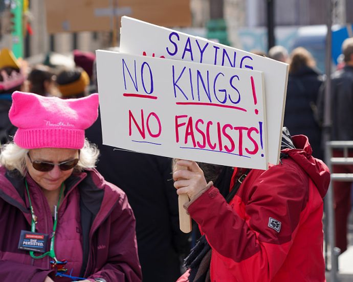 a-global-protest-moment:-“no-kings”-rallies-target-the-traitor-and-war