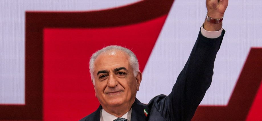 reza-pahlavi-pledges-to-‘make-iran-great-again’-at-2026-cpac-conference