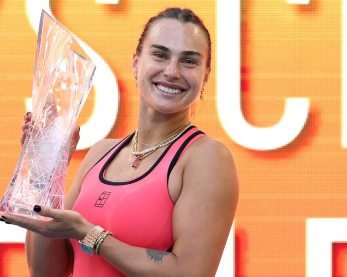 sabalenka-defeats-gauff-to-win-second-straight-miami-open-title