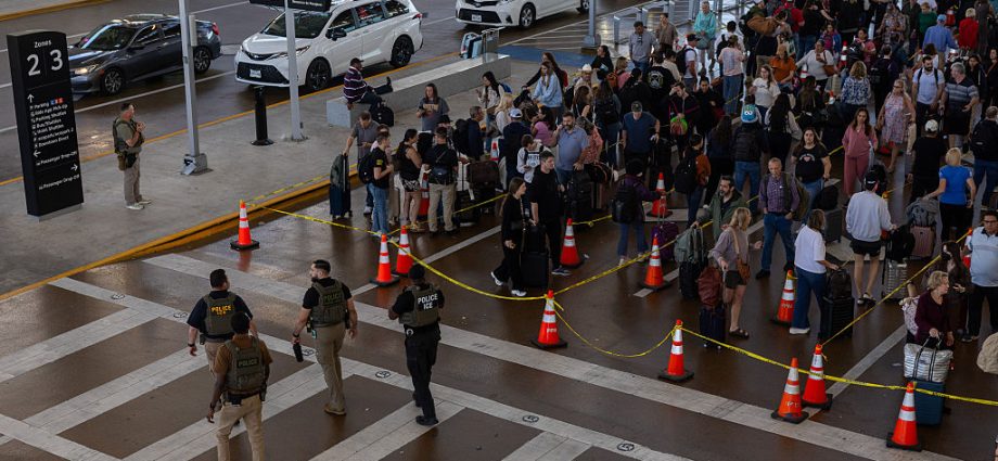 house-says-“no-deal!”-as-long-lines-at-tsa-continue-to-grow