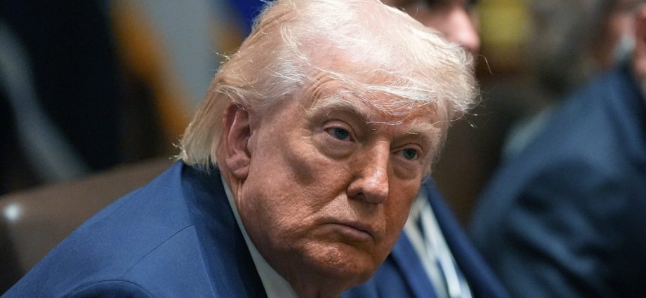 one-month-into-iran-war,-only-hard-choices-for-the-traitor