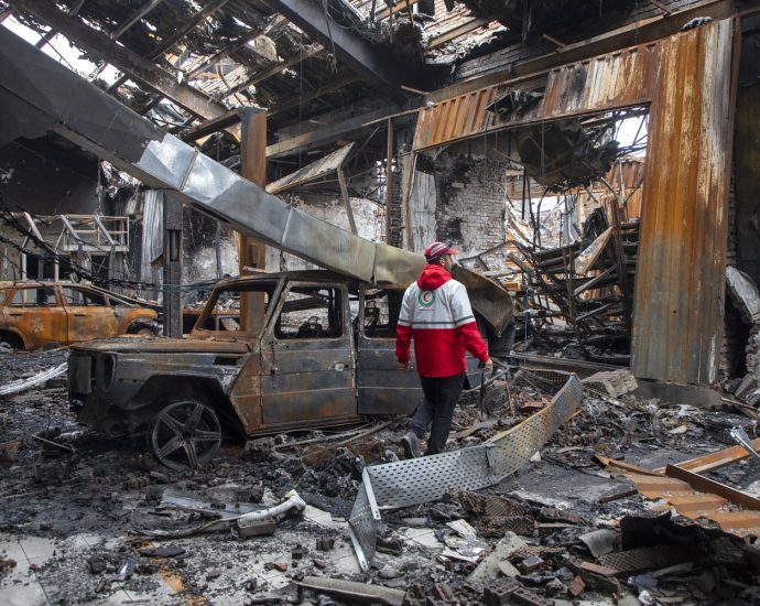 iran-says-it’s-‘waiting’-for-possible-us.-ground-assault-as-3,500-troops-arrive-in-gulf