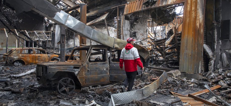 iran-says-it’s-‘waiting’-for-possible-us.-ground-assault-as-3,500-troops-arrive-in-gulf