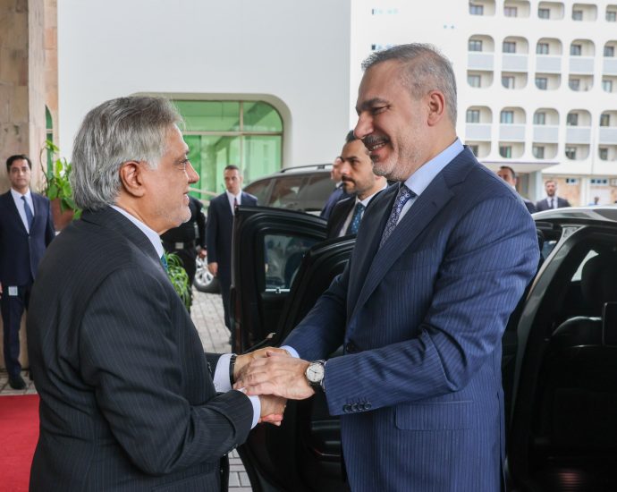 pakistan-hosts-four-nation-bid-to-encourage-us,-iran-towards-diplomacy