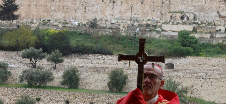 israeli-police-block-catholic-cardinal-from-holy-sepulchre-on-palm-sunday