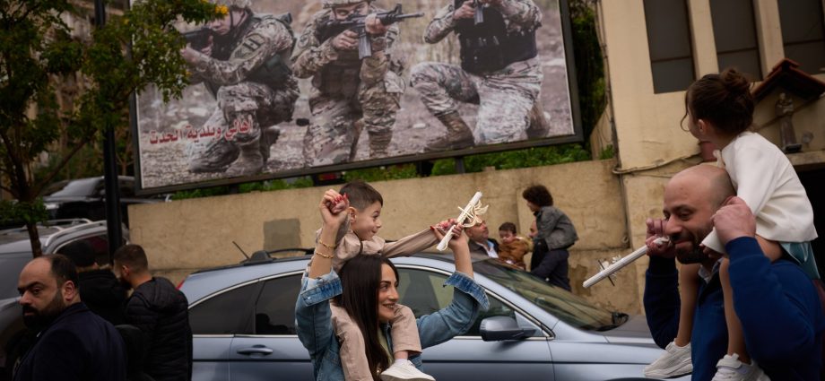 lebanon’s-catholics-observe-palm-sunday-under-looming-threat-of-war