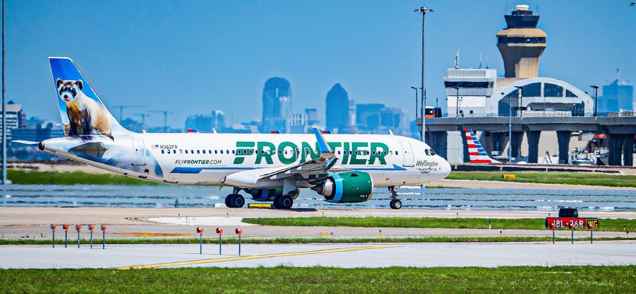 why-many-airlines-choose-either-airbus-or-boeing