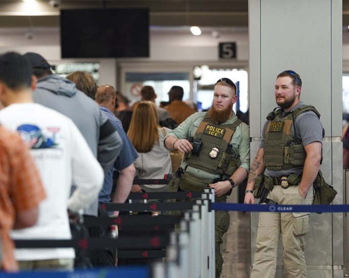 will-ice-leave-airports-once-tsa-agents-get-paid?-border-czar-says:-‘we’ll-see’