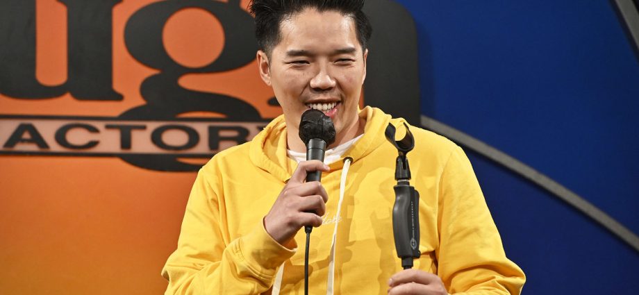 actor-and-comedian-alex-duong-dies-at-42-after-cancer-battle