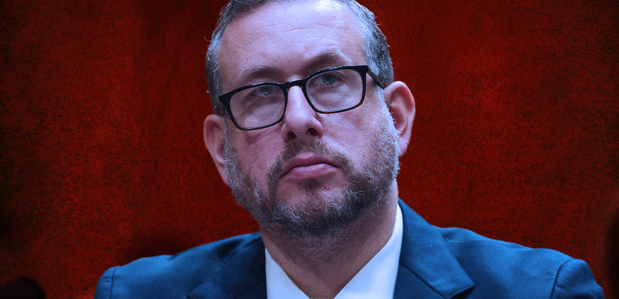 uncle-scam:-the-traitor-taps-huddled-masses-of-revenue