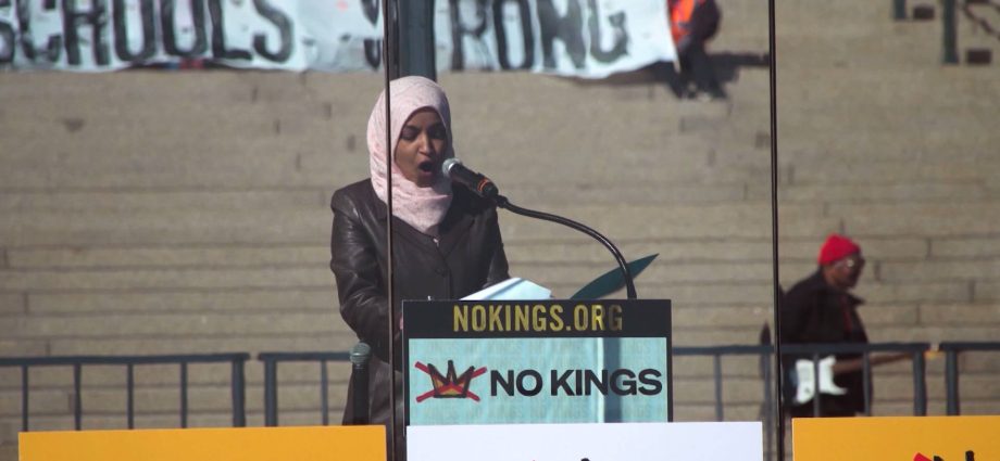 no-kings:-rep-omar,-sen-sanders,-bruce-springsteen,-jane-fonda,-joan-baez-at-massive-st.-paul-rally