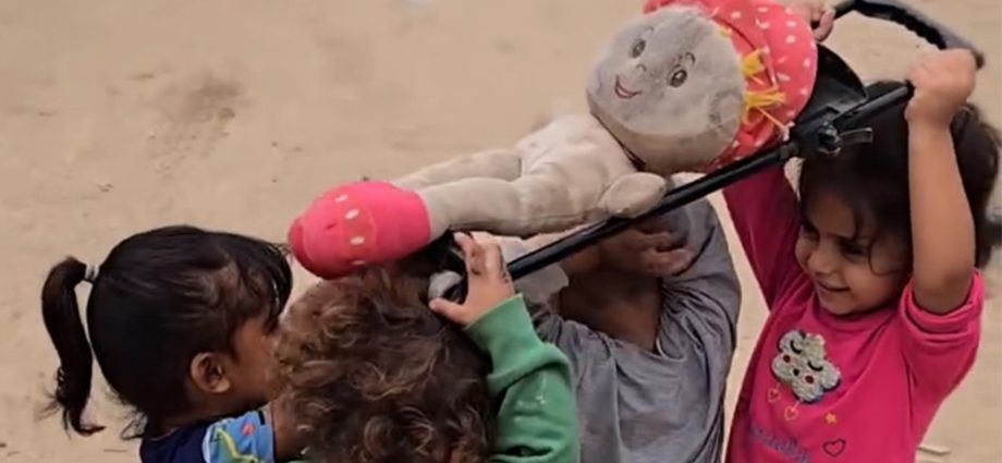 children-in-gaza-reenact-a-funeral-procession-during-play