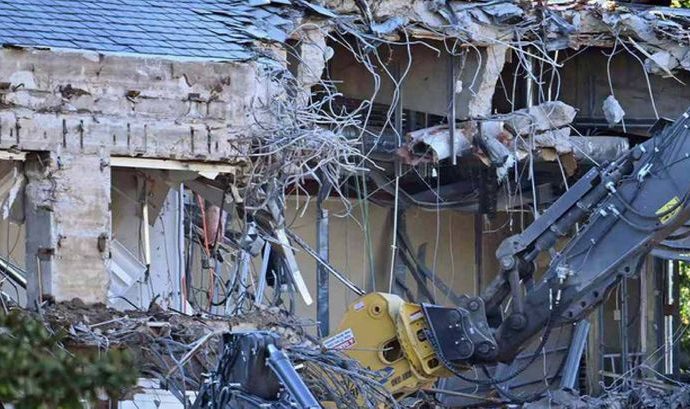 staircase-to-nowhere:-maga’s-crowning-achievement