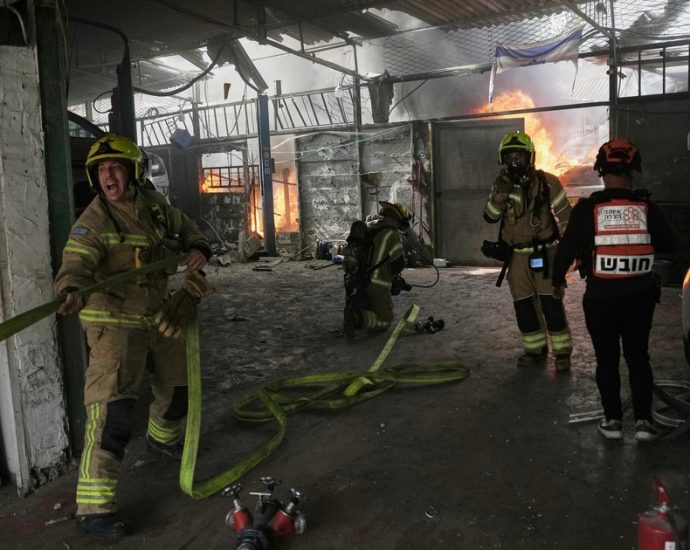 us.-attacks-iranian-nuclear-site-while-tehran-hits-oil-tanker-off-dubai-coast