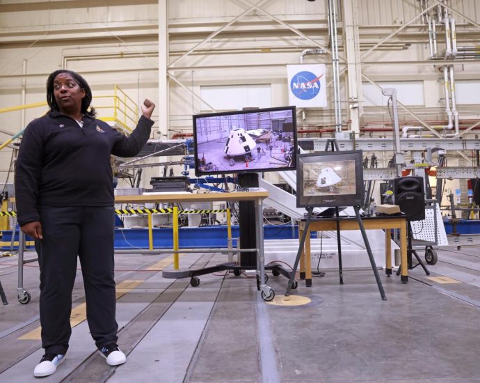 how-nasa-plans-to-keep-artemis-astronauts-alive-if-disaster-strikes