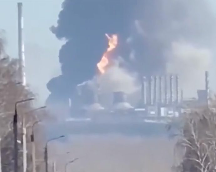 major-explosion-at-russian-petrochemical-plant
