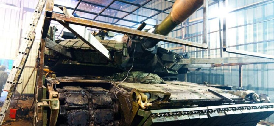 most-drone-armored-tanks-can’t-fire-their-guns-ukraine-just-fixed-that-on-an-abrams.