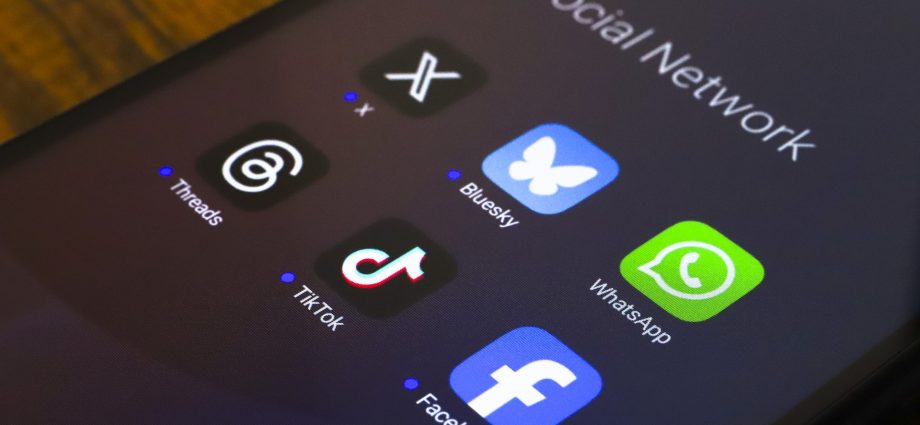 state-department-begins-immigrant-social-media-vetting-this-week