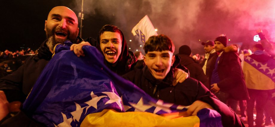 bosnia-fans-celebrate-as-team-qualifies-for-world-cup,-knocking-italy-out