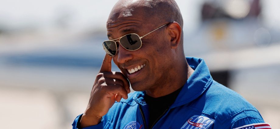 first-black-astronaut-candidate-‘proud’-victor-glover-will-make-history