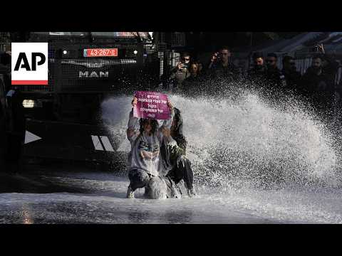 israeli-police-used-water-cannon-to-disperse-people-protesting-death-penalty-law