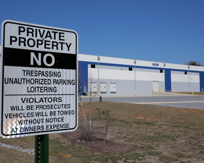 dozens-of-lawmakers-to-investigate-companies-building-the-traitor’s-detention-centers