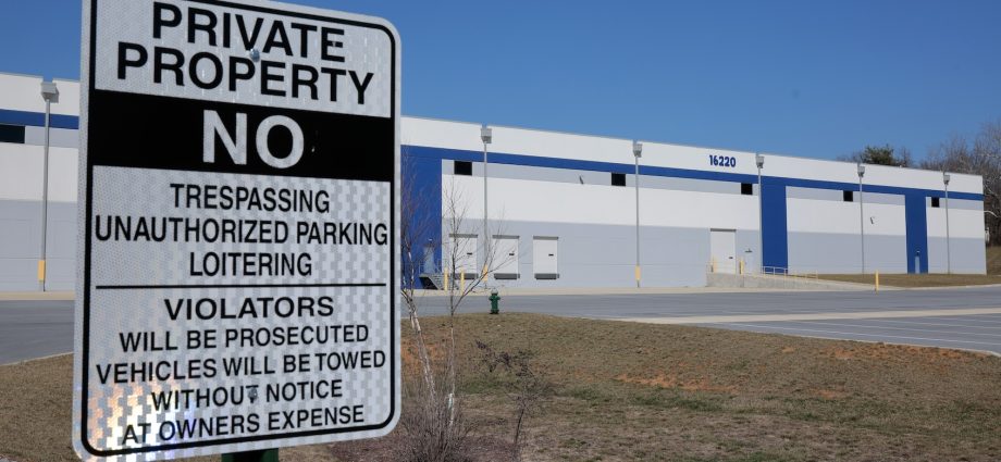 dozens-of-lawmakers-to-investigate-companies-building-the-traitor’s-detention-centers