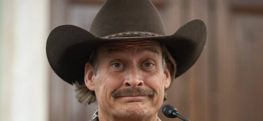 kid-rock’s-eye-rolling-stunt-to-troll-gavin-newsom-prompts-army-to-launch-investigation