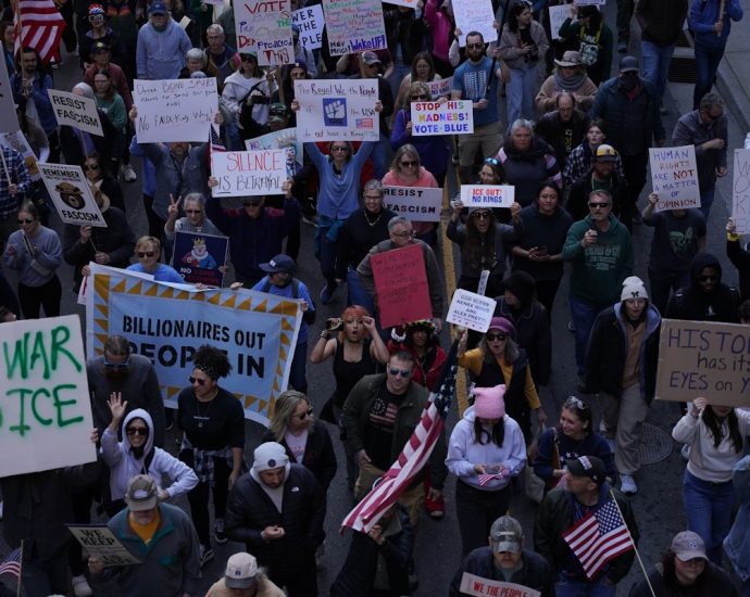 army-suspends-crew-in-weird-helicopter-flyover-at-no-kings-protest