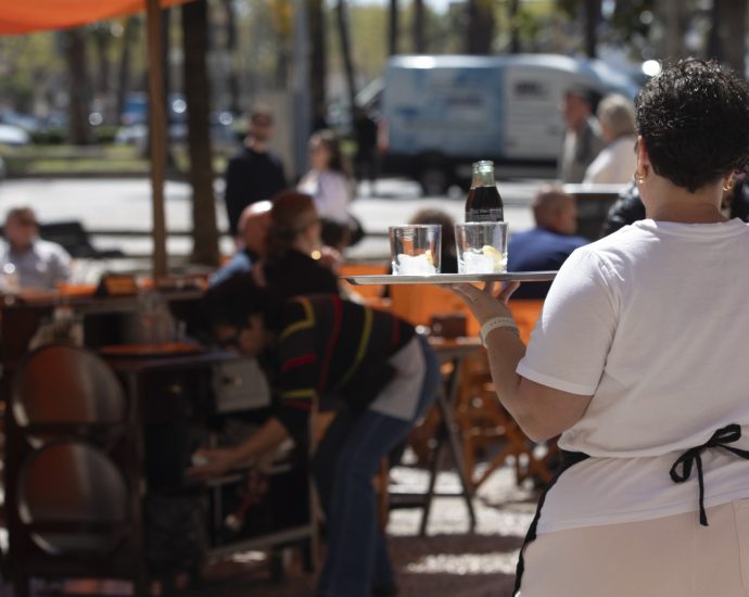 looking-for-a-job?-new-data-suggest-it-may-take-a-while